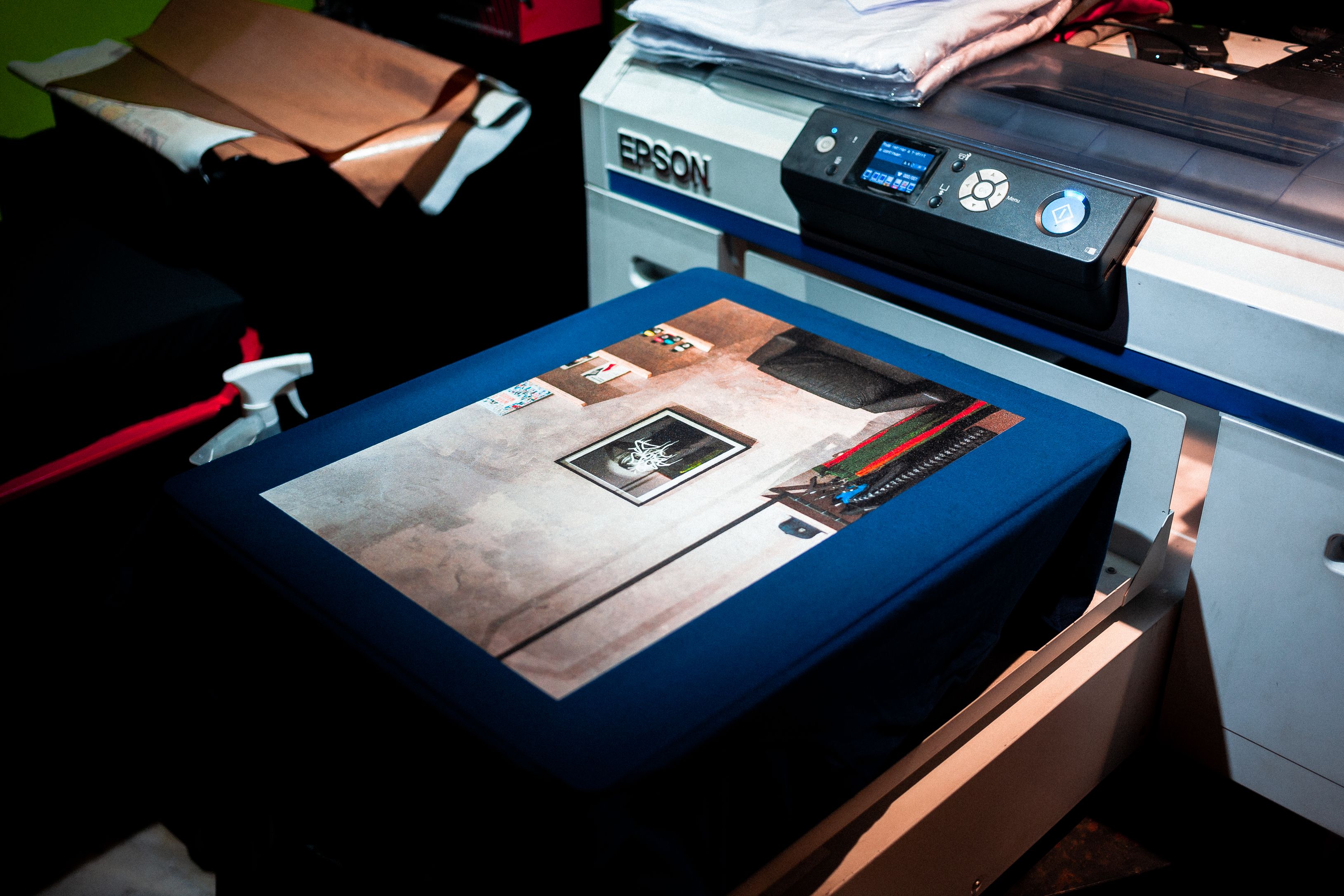 Flatbed UV printer at Einsign Group UAE
